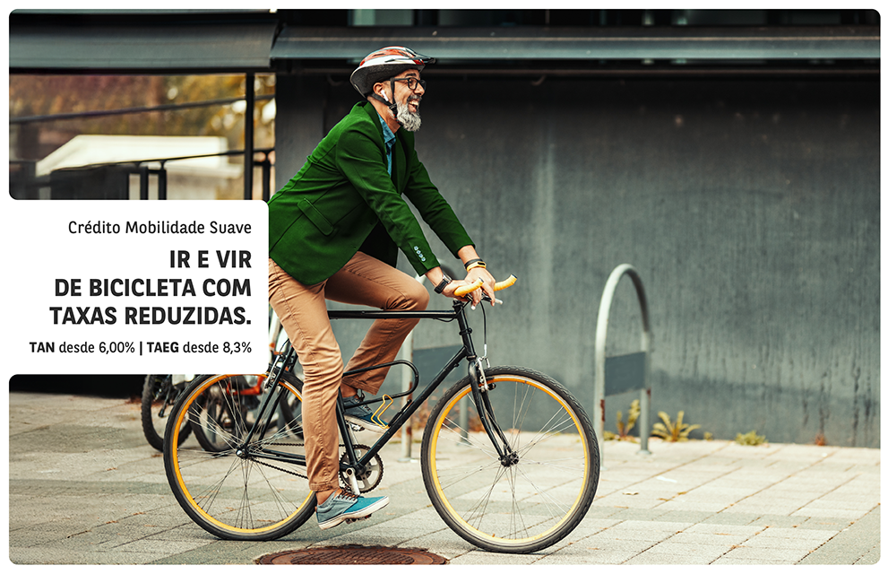 Crédito mobilidade suave: mulher a andar de bicicletas elétricas