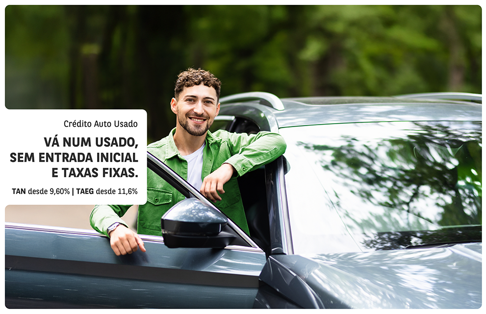 Crédito Automóvel usado Cetelem: rapariga encostada ao seu carro usado