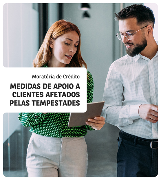 Casal a analisar documento de medidas de apoio